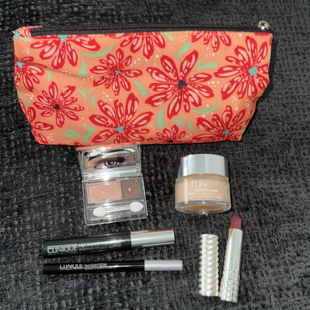 ✨Clinique Makeup Essentials Set✨
